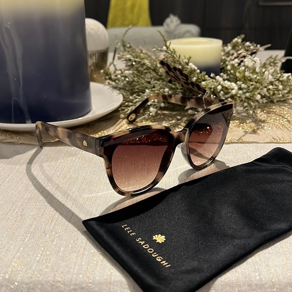 Lele Sadoughi Tortoise Brooklyn Sunglasses - Picture 1 of 6
